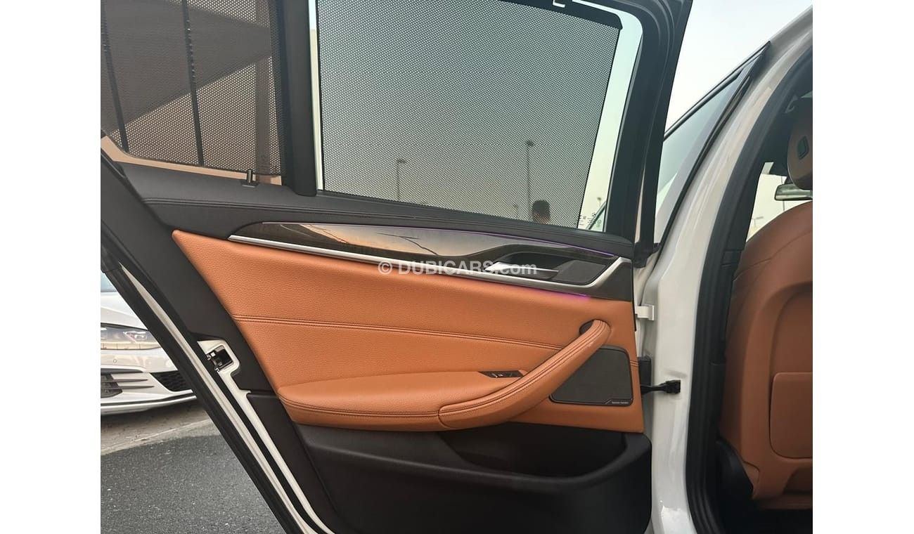 بي أم دبليو 530i BMW 530i _GCC_2018_Excellent Condition _Full option