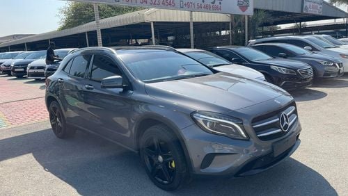 مرسيدس بنز GLA 250 Std 2.0L (211 HP)