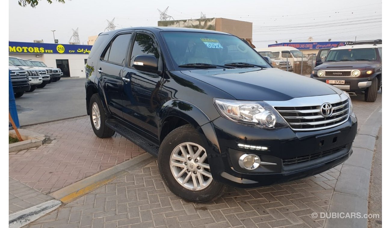 Toyota Fortuner 2.7 PETROL (4 CYLINDER)