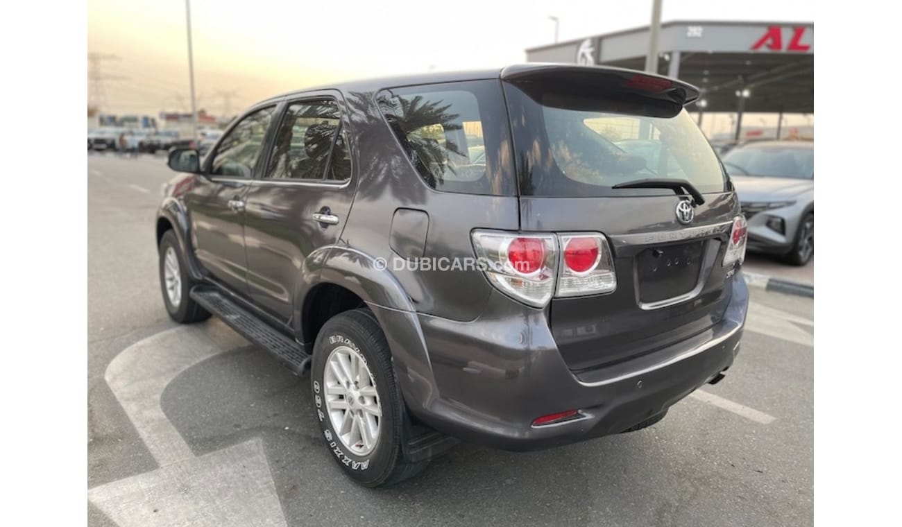 تويوتا فورتونر Toyota Fortuner 2014 EXR 2.7 V4 petrol left hand drive