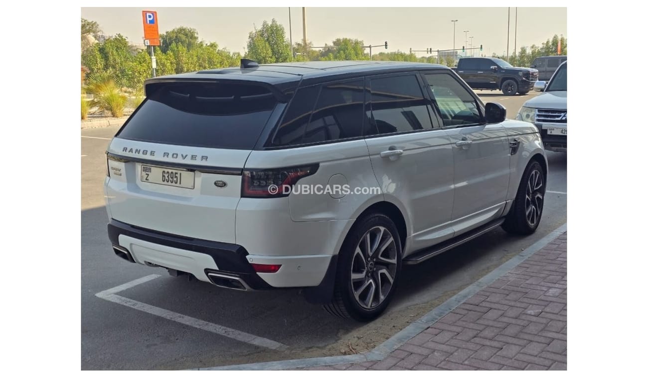 Land Rover Range Rover Sport 2019 - US Spec - No chassis damage - Small paint - No issues in the car