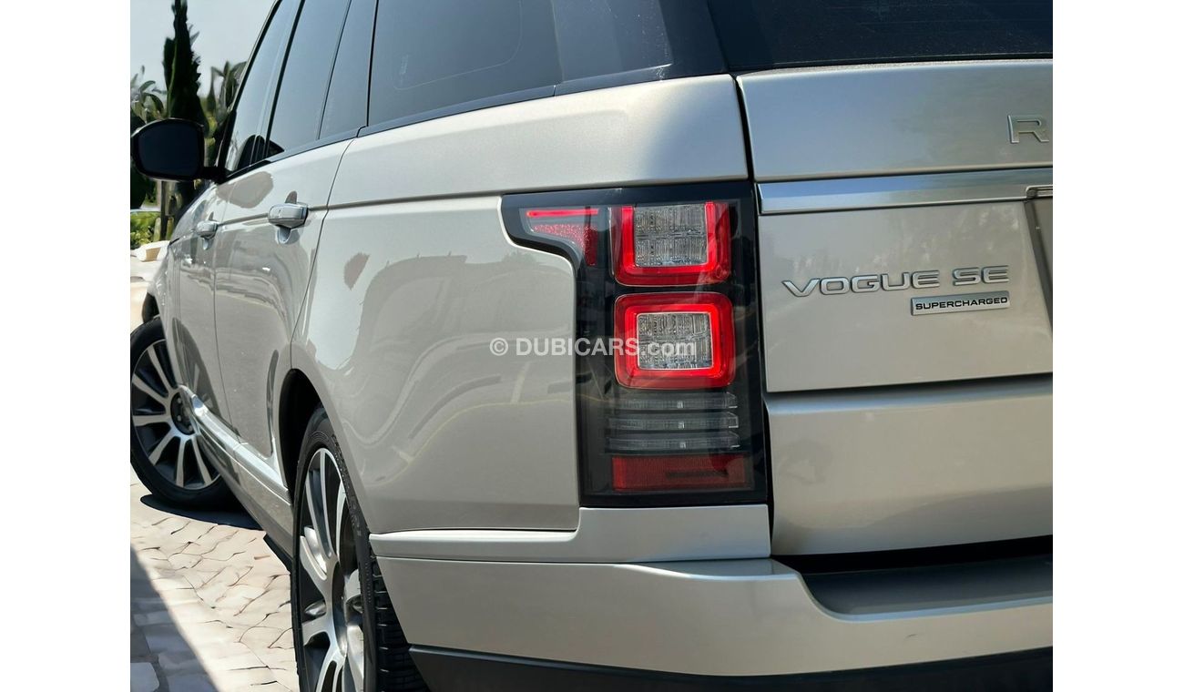 Land Rover Range Rover Vogue SE 5.0L AED 2,220 PM |RANGE ROVER VOUGE SE 5.0SC V8 | GCC | HEAD'S UP DISPLAY |LUXURIOS CABIN