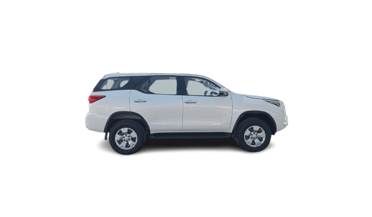 Toyota Fortuner LHD 2.4L DIESEL E 4X4 AT_24YM