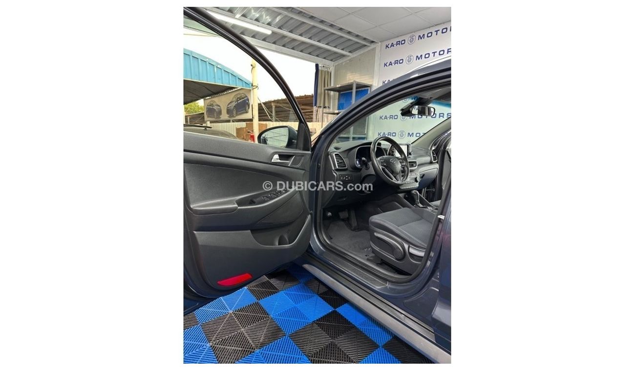 Hyundai Tucson Hyundai Tucson 2019 with a 2.0L 4wd engine in good perfect condition there are sensors of a slip zon