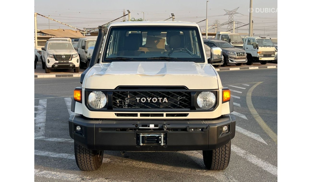 Toyota Land Cruiser Pick Up LC 79 DC 2.8L DSL AT FULL