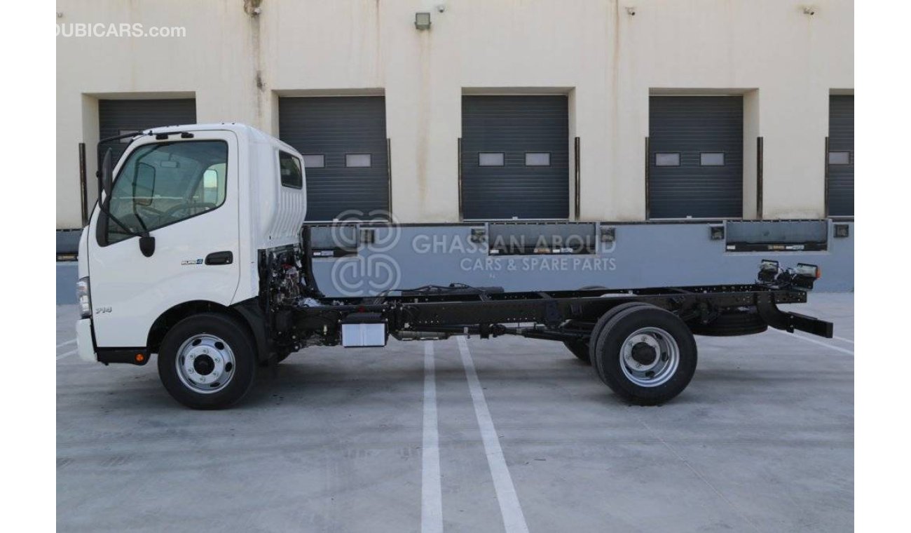 هينو 300 714 Chassis, 4.2 Tons (Approx.), Single cabin with TURBO, ABS and AIR BAG MY23 300 Series Diesel