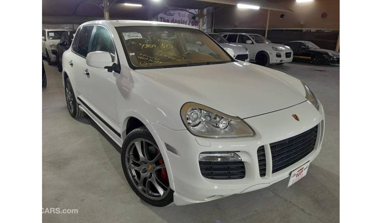 Porsche Cayenne GTS PORSCHE CAYENNE GTS 4.8L 2008, WITH SUNROOF, HALF LEATHER SEATS AND MORE..