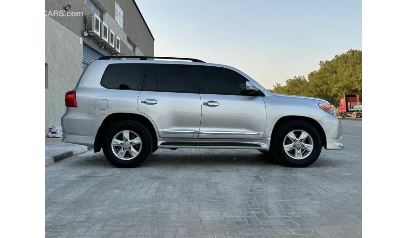 Toyota Land Cruiser تويوتا لاندكروزر GXR V8 خليجي 2012 محول 2015