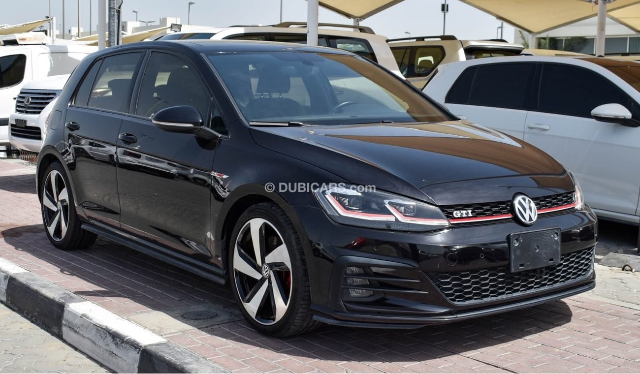 فولكس واجن جولف GTI