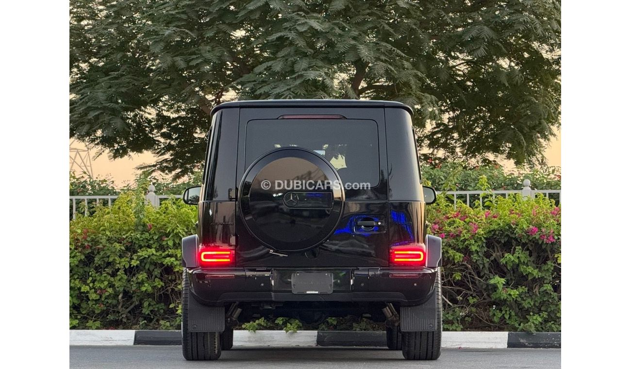 Mercedes-Benz G 63 AMG Double night package with full carbon finer inside