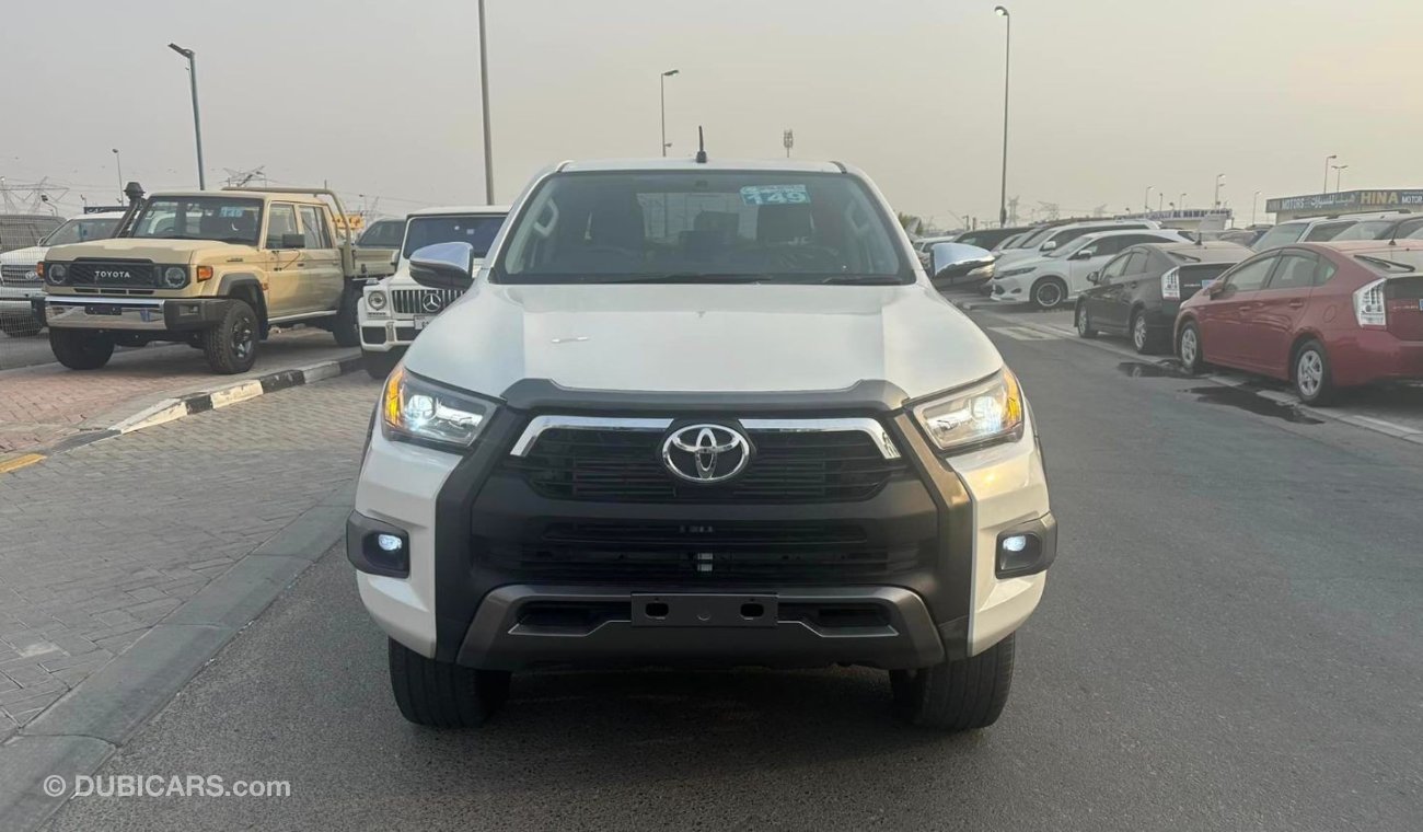 Toyota Hilux Toyota Hilux SR5 2019 White color