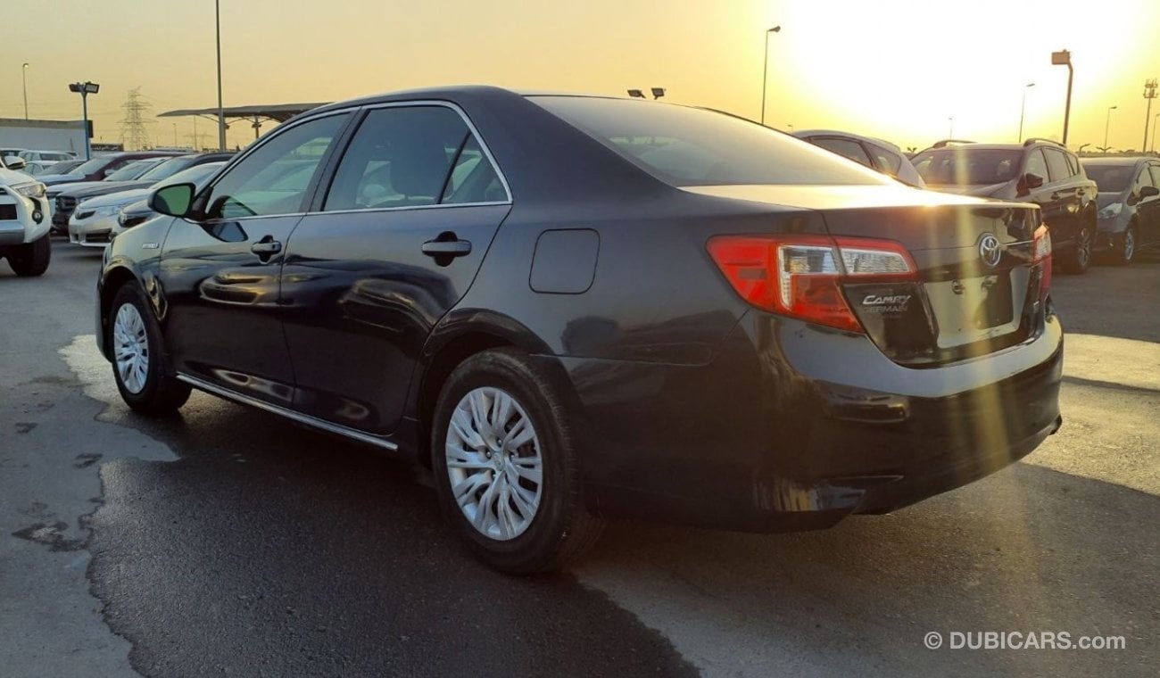 تويوتا كامري Toyota Camry LE Hybrid