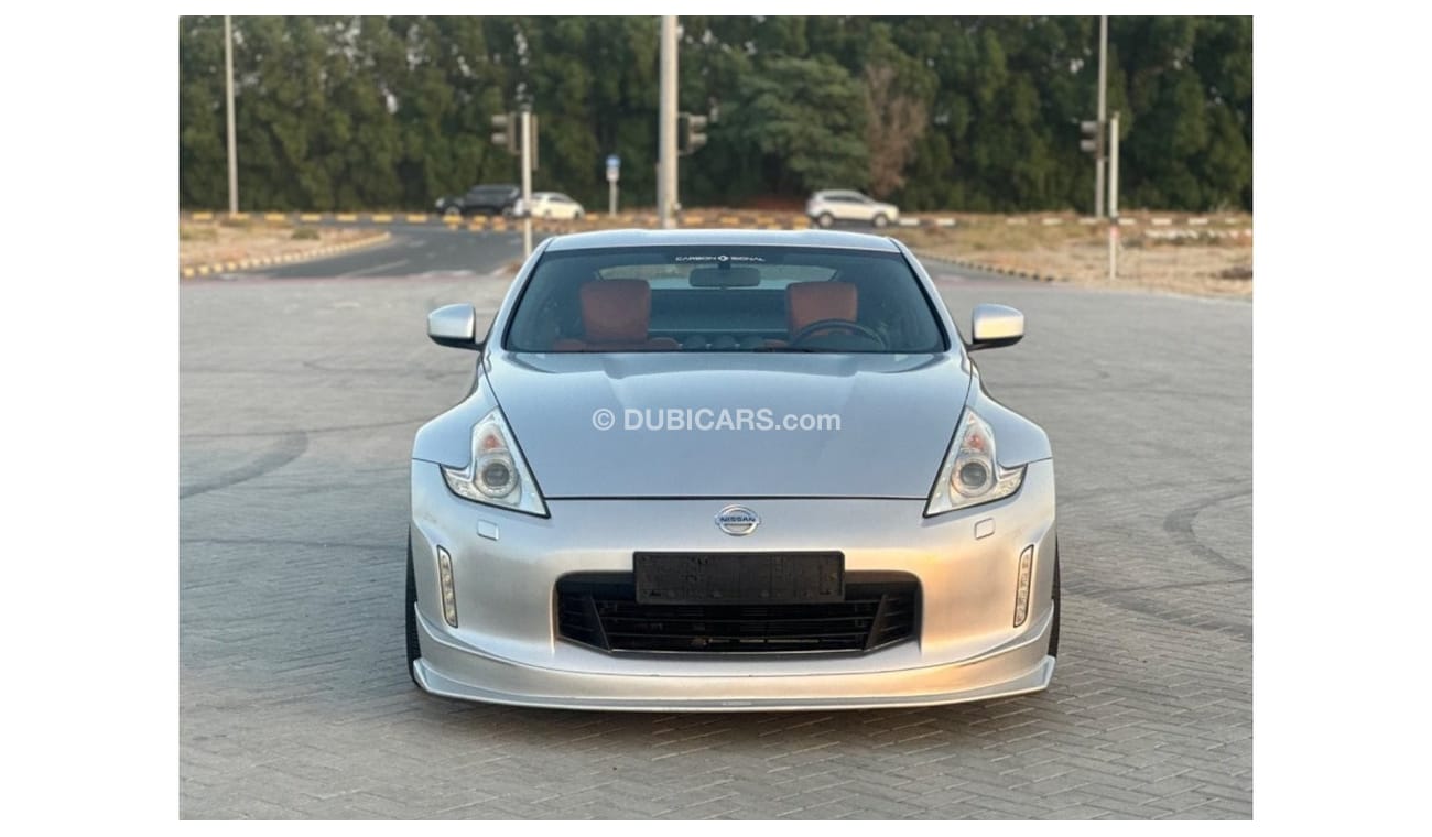 نيسان 370Z سبورت موديل 2016 خليجي حاله ممتازه من الداخل والخارج فل مواصفات