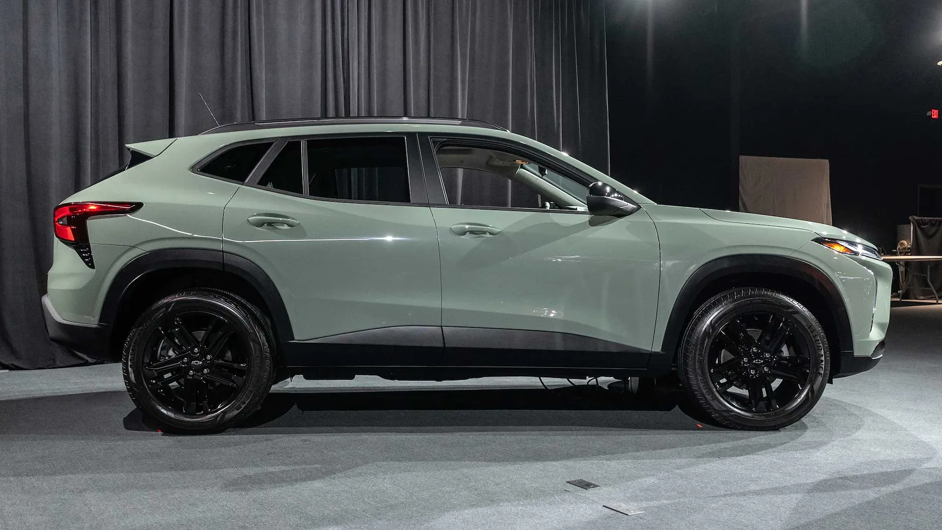 Chevrolet Trax exterior - Side Profile