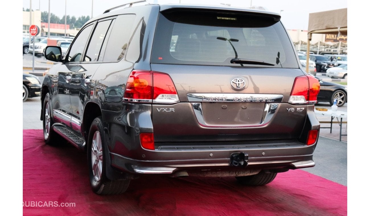 Toyota Land Cruiser VXR Toyota Land Cruiser VX.R / 2014 / GCC / Free Accident/ First Owner