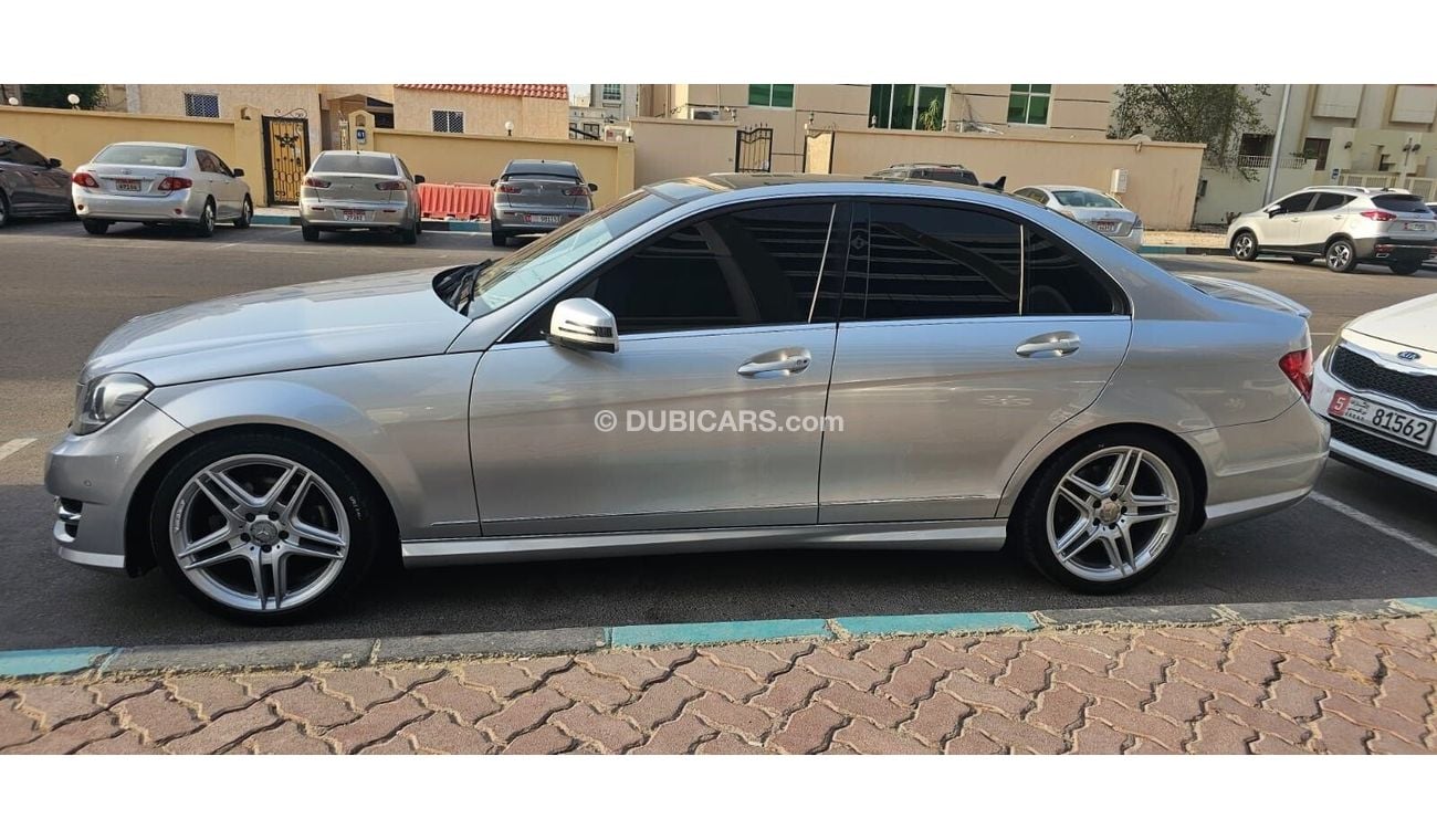 مرسيدس بنز 200 Mercedes Benz C 200AMG