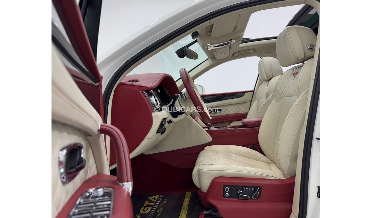 بنتلي بينتايجا V8 2019 Bentley Bentayga V8, Warranty, Carbon Fiber Package, Full Options, Low Kms