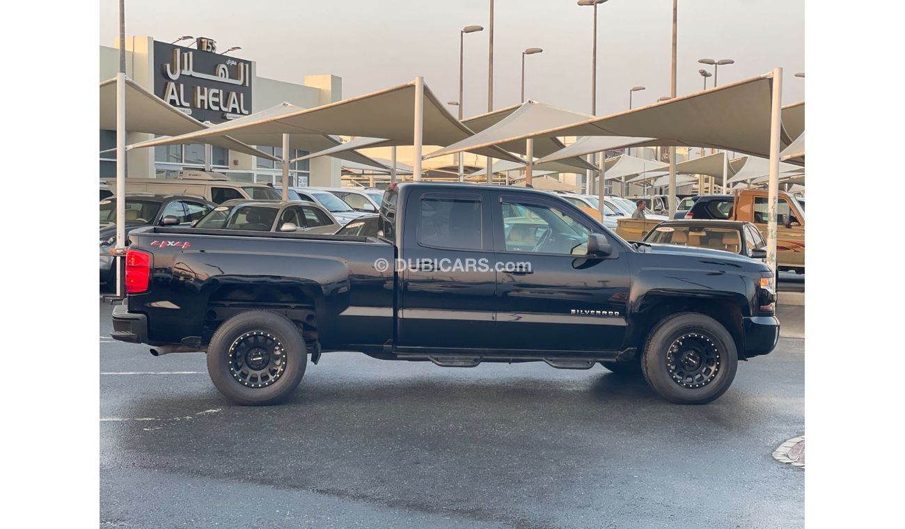 Chevrolet Silverado C/C LT2 Midnight Edition Chevrolet Silverado _American_2018_Excellent Condition _Full option