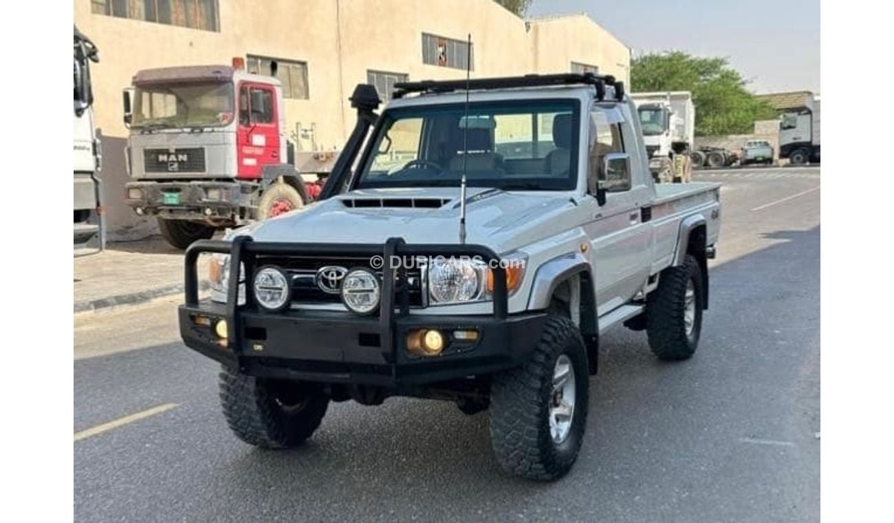 Toyota Land Cruiser Pick-Up 2018 RHD Diesel Engine Single Cabin Full Option Very Clean and Perfect Condition