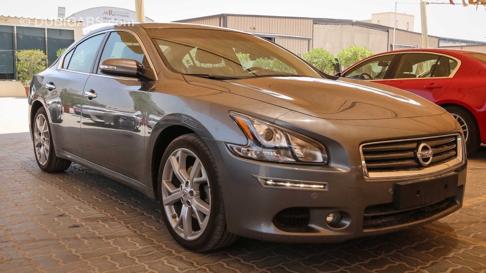 Nissan Maxima for sale: AED 78,900. Grey/Silver, 2015