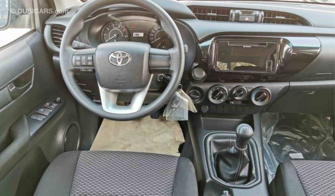 تويوتا هيلوكس HILUX 2.4L MED OPTION DIESEL