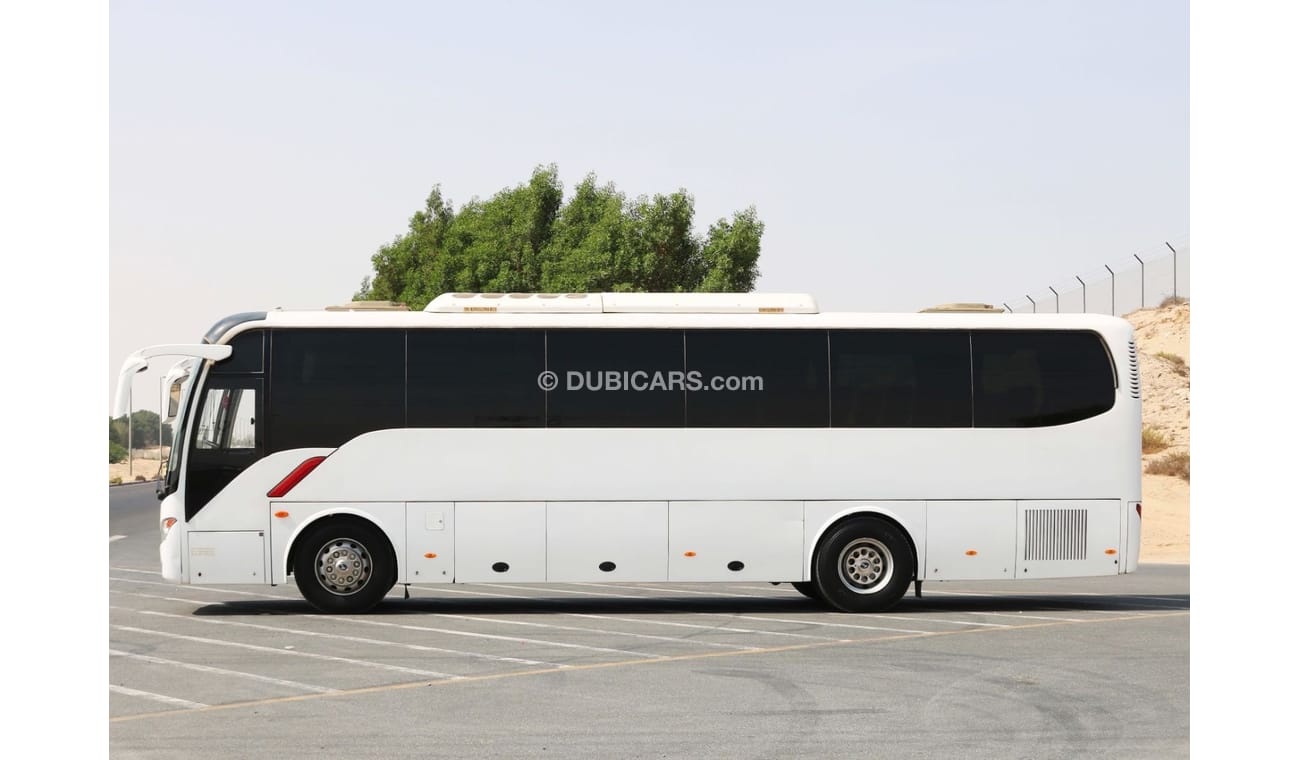 كينغ لونغ كينغو 2017 | 51 SEATER CAPACITY WITH GCC SPECS AND EXCELLENT CONDITION