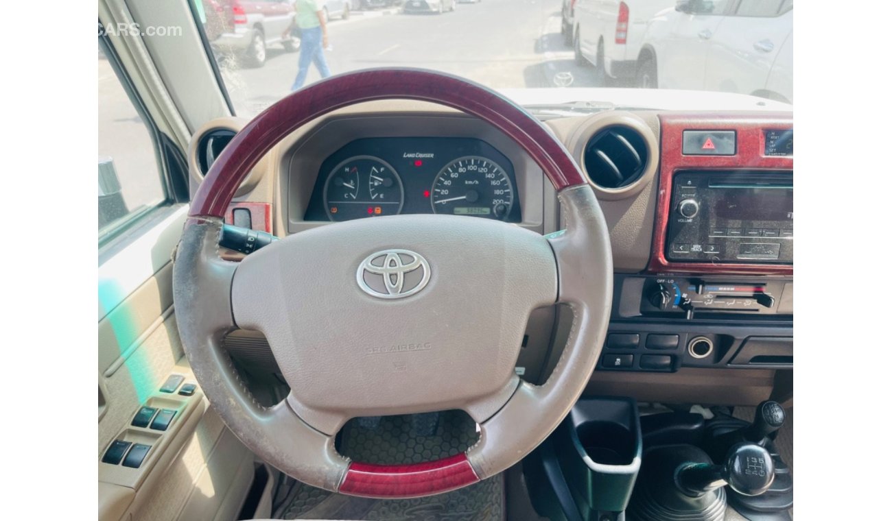 تويوتا لاند كروزر بيك آب Toyota landcuriser pickup 2018 V6 Petrol left hand drive