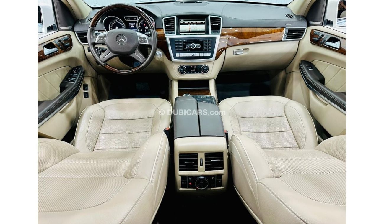 Mercedes-Benz GL 500 Std 2015 Mercedes-Benz GL500 4MATIC, Full Service History, Full Option, GCC Specs