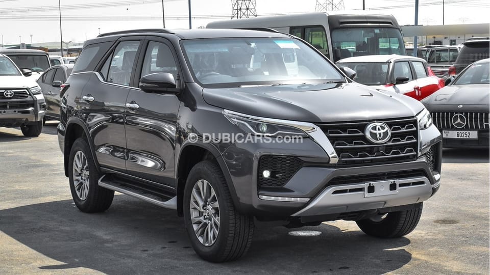 New Toyota Fortuner Diesel Right Hand 2022 for sale in Dubai - 672521