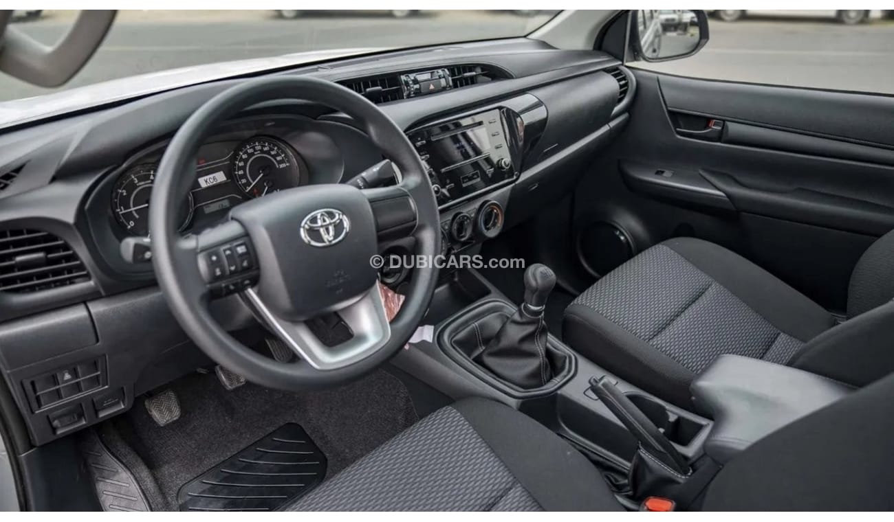 تويوتا هيلوكس Toyota hilux 2.4L diesel mid option MY24