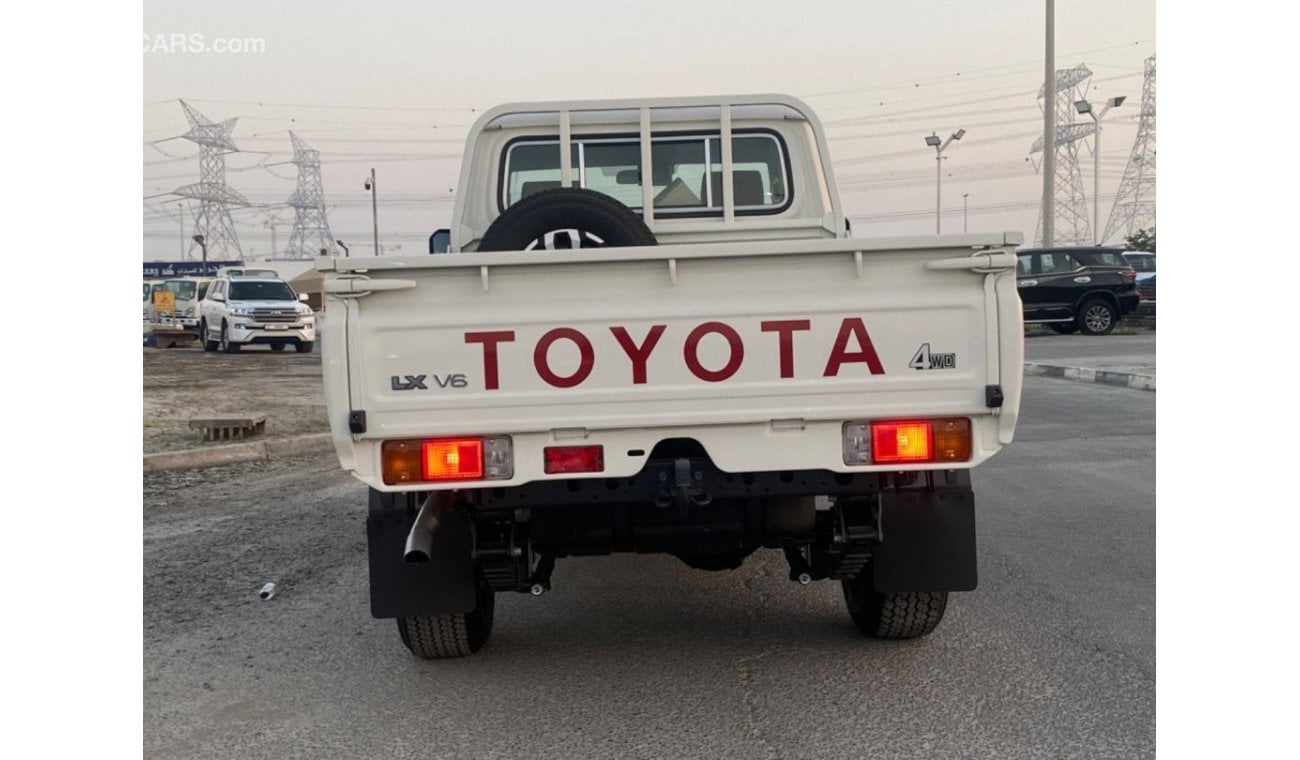 Toyota Land Cruiser Pick Up 4.0L M/T Full Option