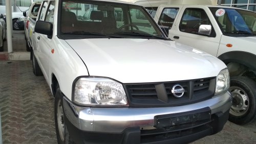 Nissan Pickup 2015 WHITE  NO PAINT NO ACCIDENT PERFECT