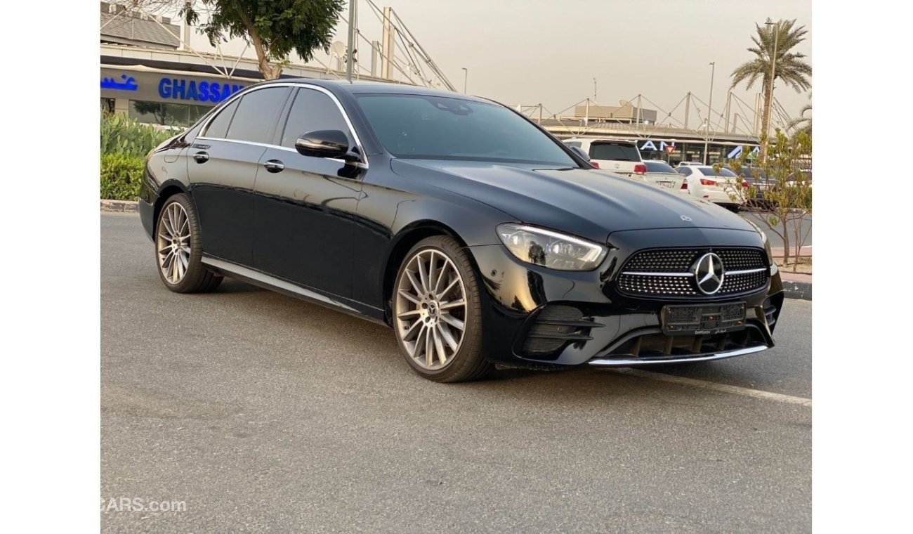 Mercedes-Benz E300 Premium + GCC SPEC UNDER WARRANTY AND SERVICE