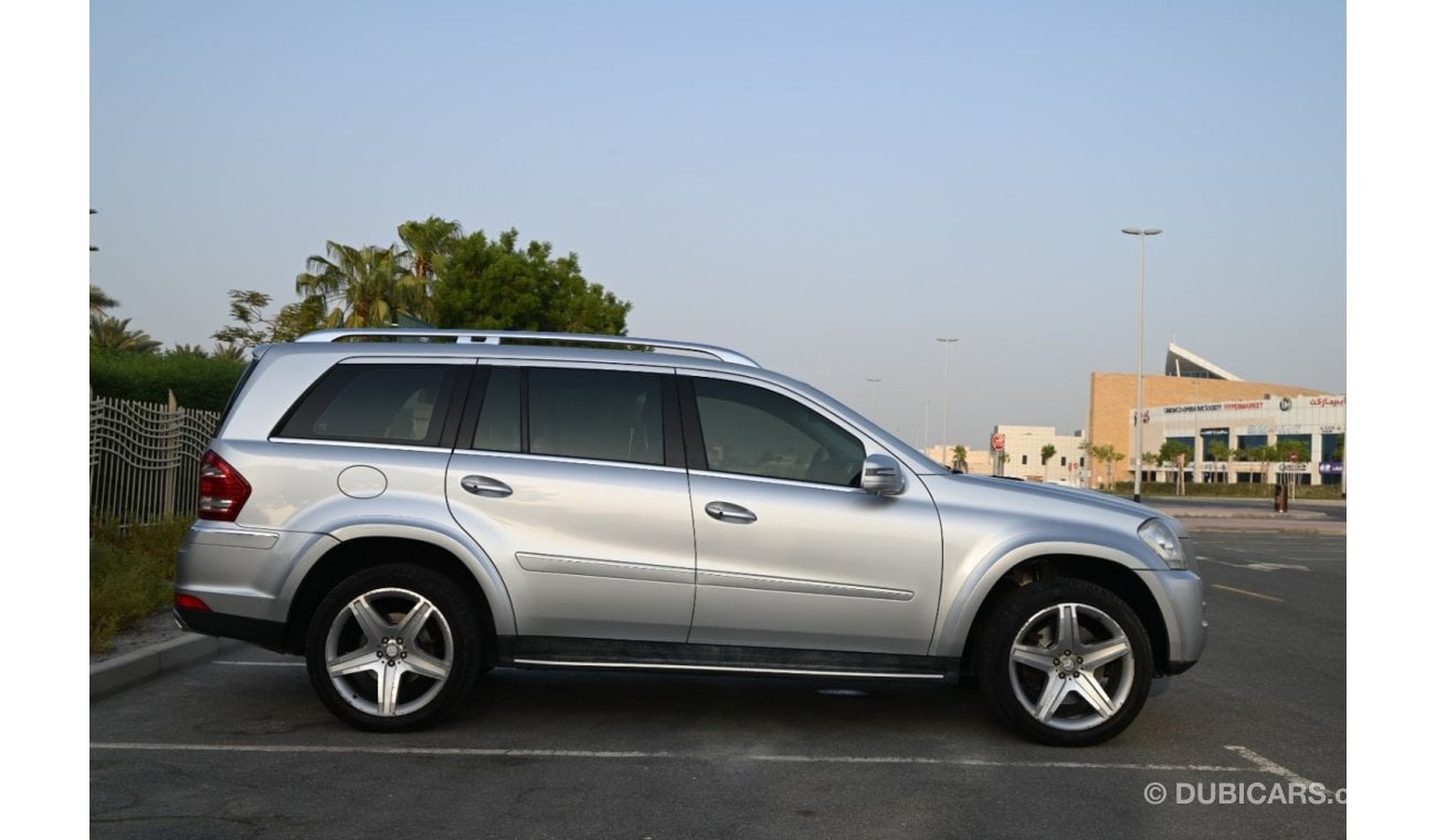 مرسيدس بنز GL 500 0% DP - BEST DEAL - LOW MILEAGE - MERCEDES GL 500 4MATIC - ORIGINAL PAINT - WELL MAINTAINED - GCC