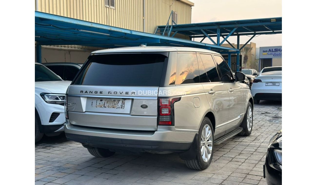 Land Rover Range Rover HSE 5.0L - 2014 - V8 - 375 HP - GCC Specs - One Owner - Perfect Condition - Full Service History