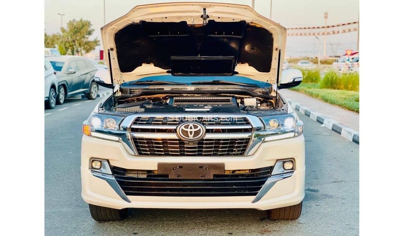 تويوتا لاند كروزر Toyota landcuriser GXR V8 2019 Full Option