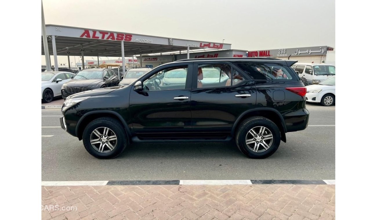 Toyota Fortuner EXR Toyota fortuner 2019 petrol left hand drive very good condition