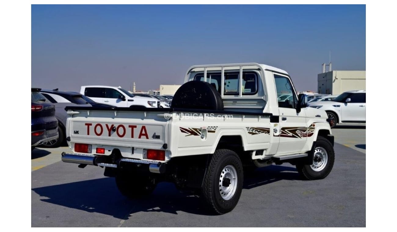 تويوتا لاند كروزر بيك آب Single Cabin DLX 2.8L Turbo Diesel 4WD AT