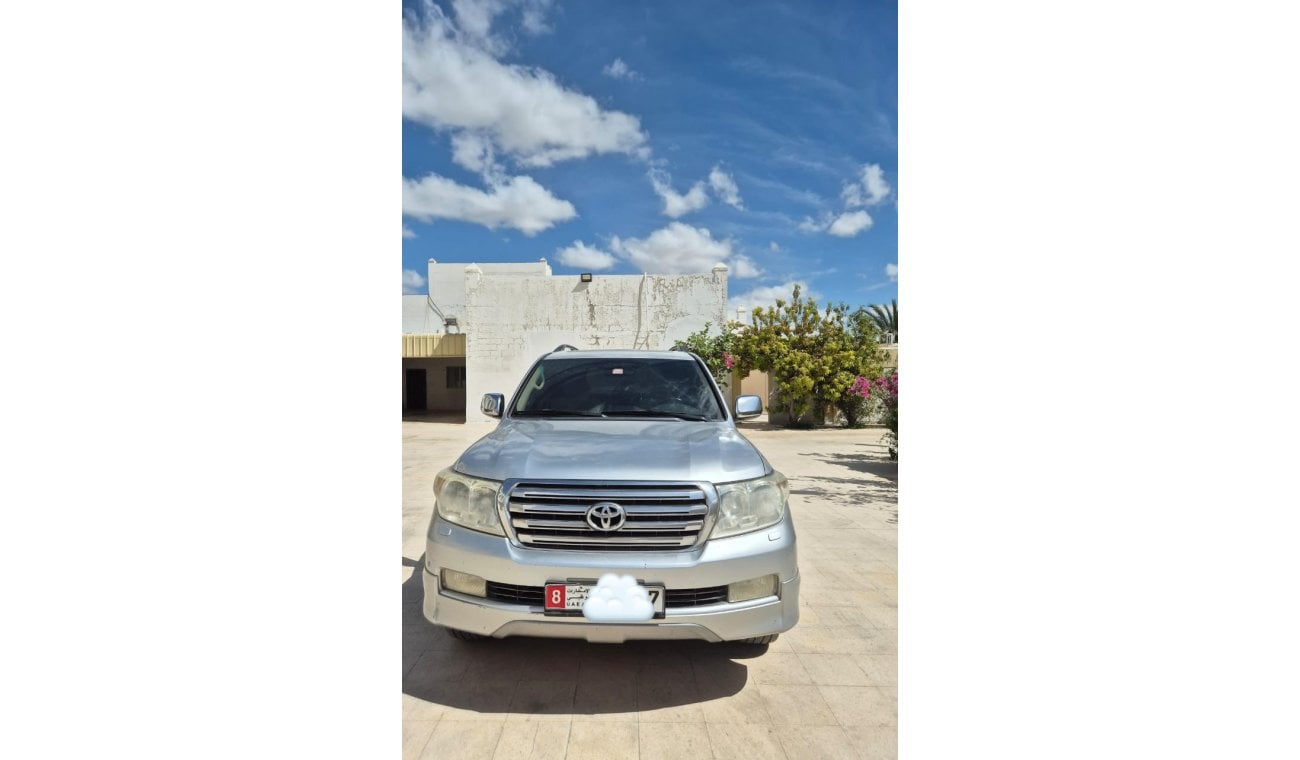 Toyota Land Cruiser TOYOTA LAND CRUISER GXR V6 2011 PERFECT CONDITION NO ACCIDENT