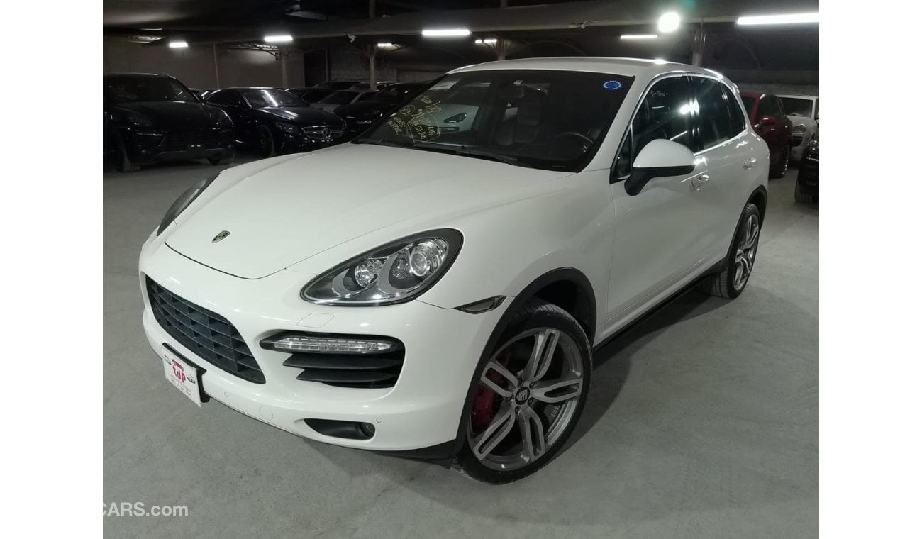 Porsche Cayenne Turbo PORSCHE CAYENNE TURBO 4.8L 2011, 18-WAY ADJUSTIVE SEATS, 22 INCH ALLOY WHEELS, AND MORE..