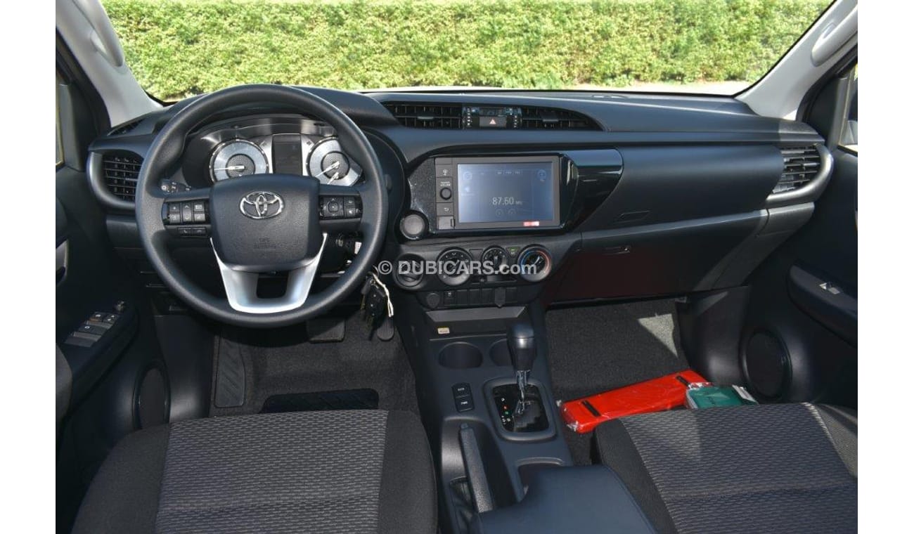 Toyota Hilux DLX 2.4L DIESEL AUTOMATIC