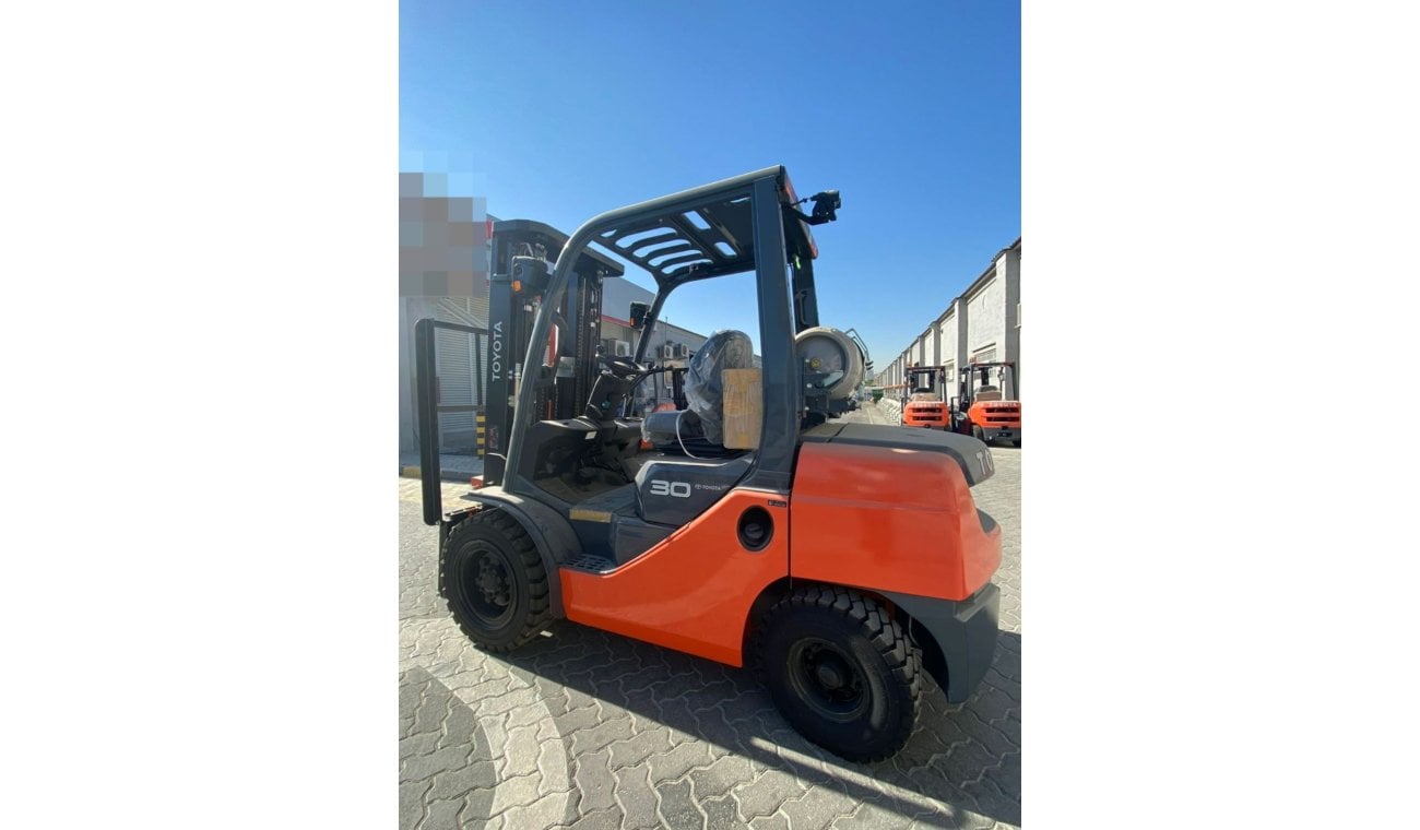 Toyota Fork lift TOYOTA FORLIFT 3.0 TON PETROL/LPG