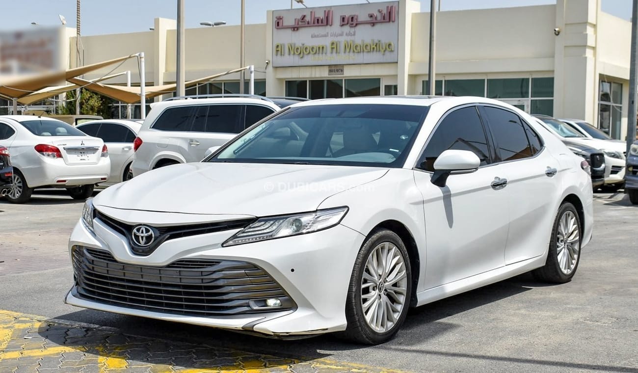 Toyota Camry SE +