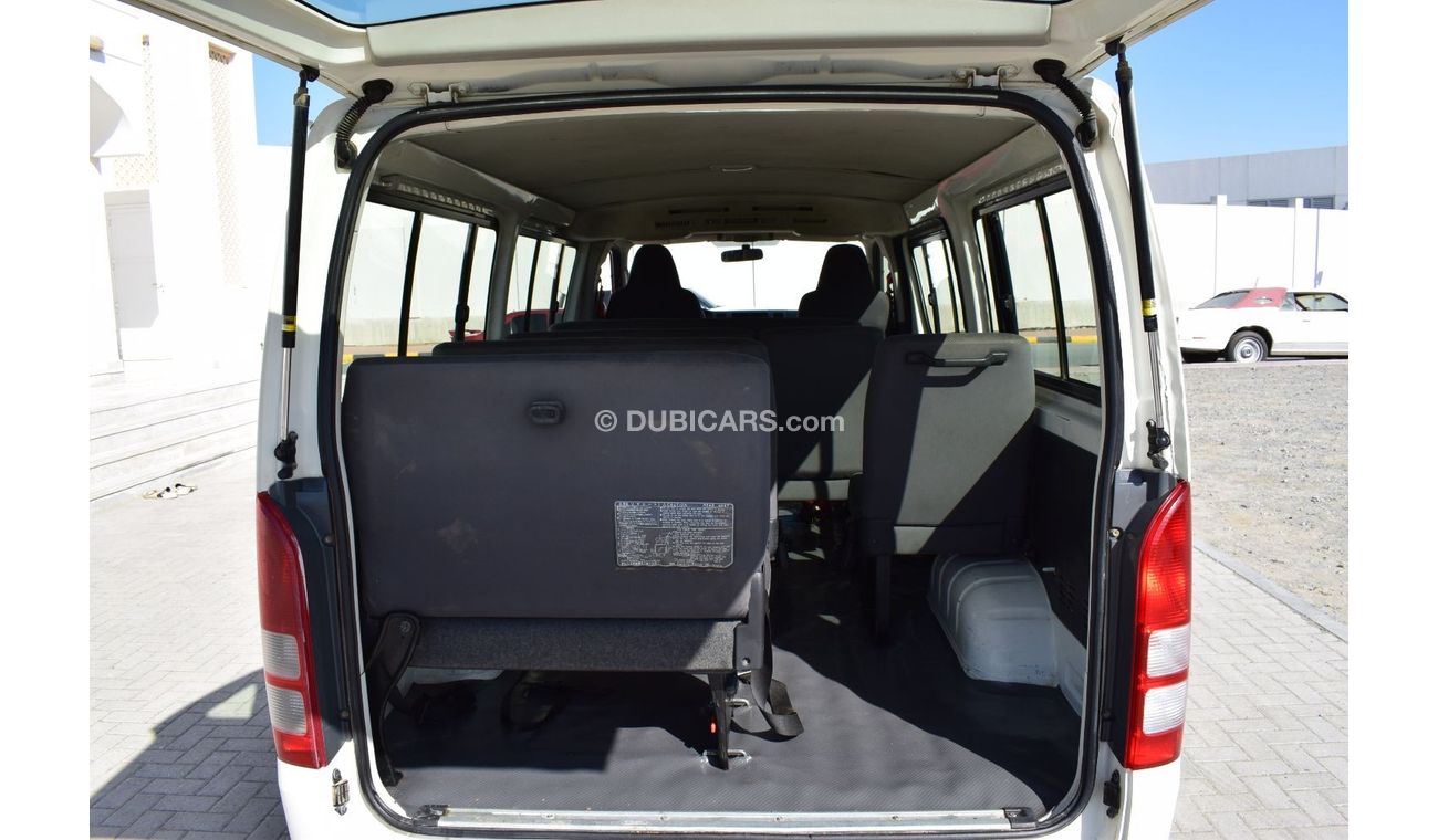 Toyota Hiace GL - Standard Roof Toyota Hiace bus 13 seater, Diesel, Model:2013.Free of accident