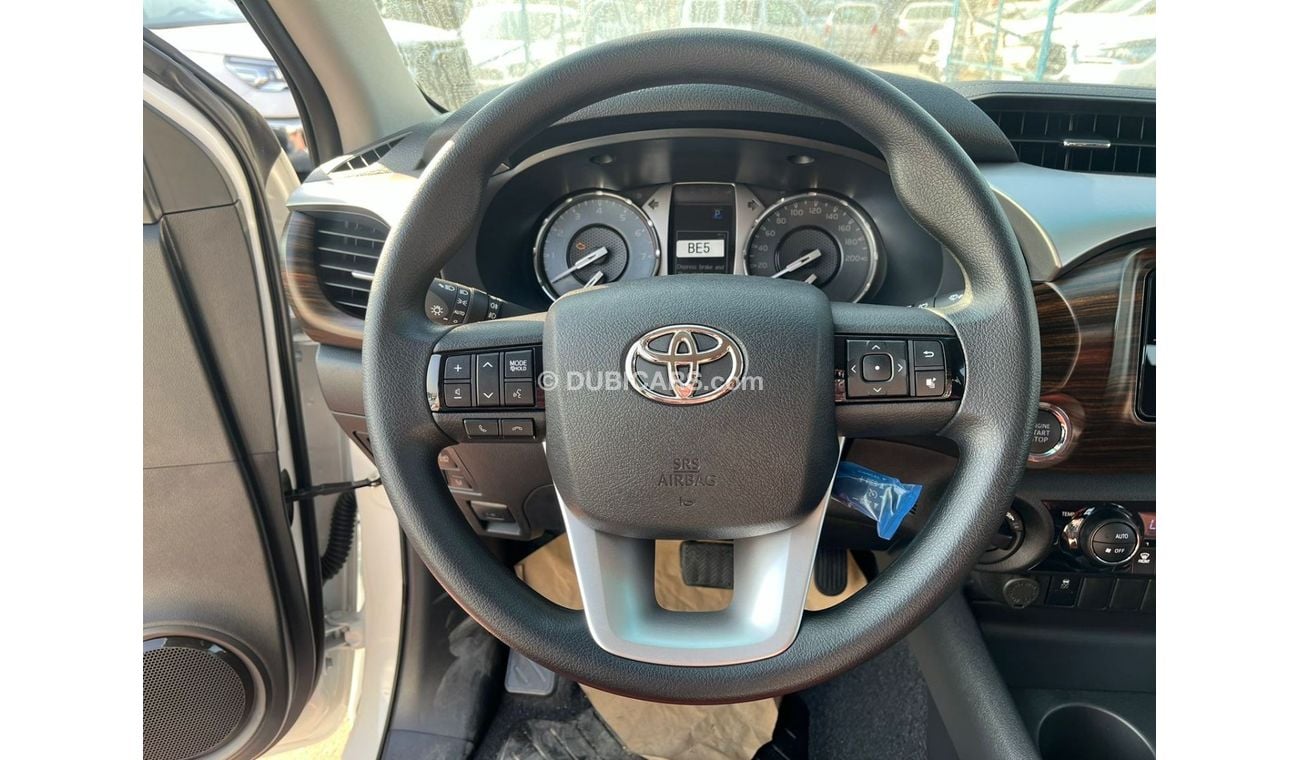 تويوتا هيلوكس TOYOTA HILUX 2.7 AT FULL OPTION WITH PUSH START WHITE YEMEN SPEC 2025