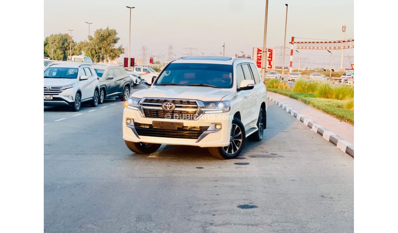 تويوتا لاند كروزر Toyota landcuriser GXR V8 2018 Diesel full option Top the range excellent condition