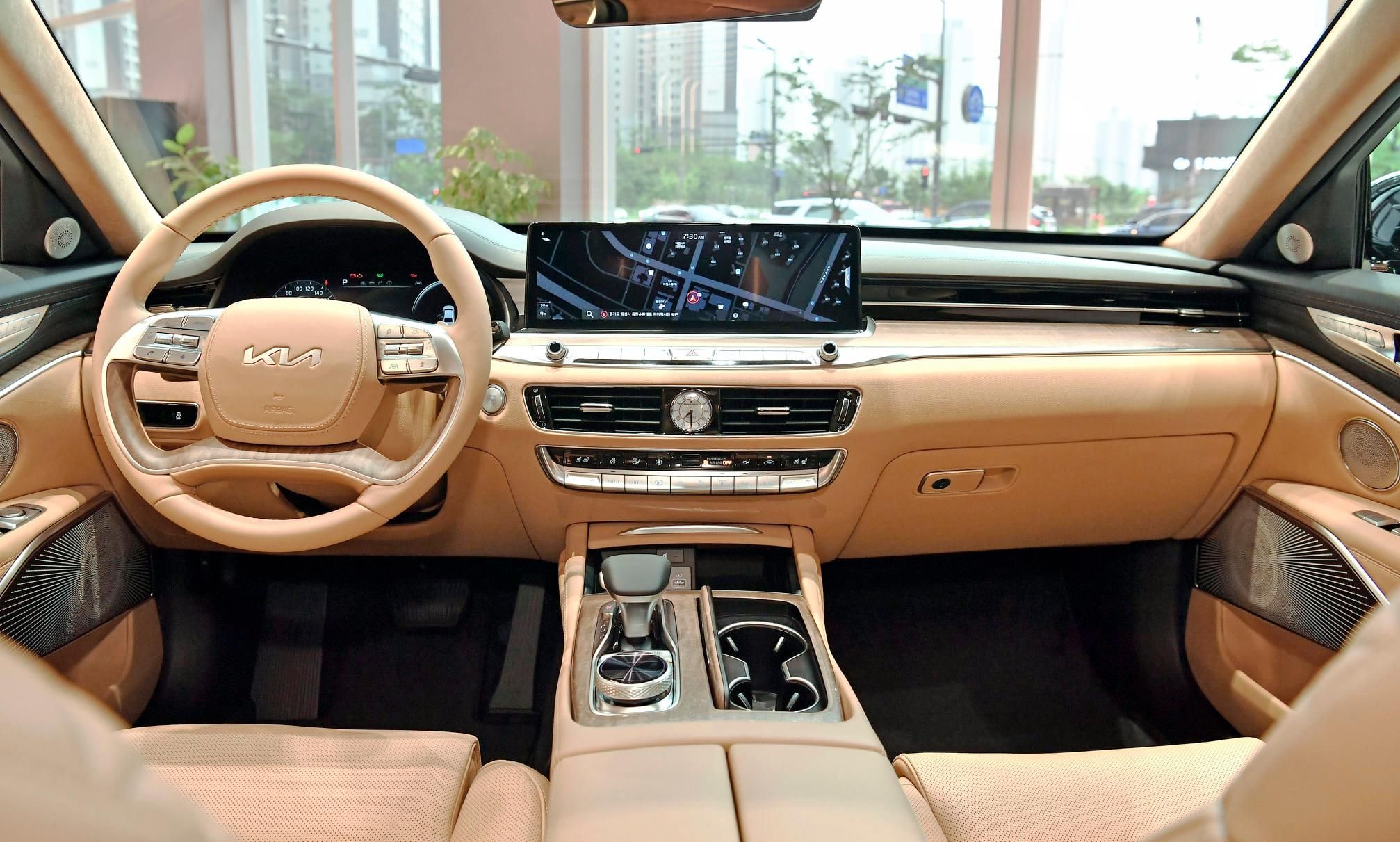 كيا K900 interior - Cockpit