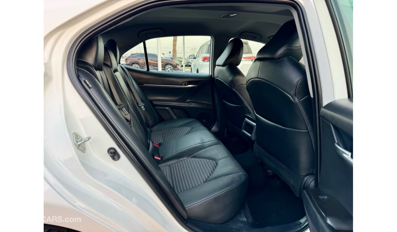 تويوتا كامري 2022 SE SPORT LEATHER SEATS LOW KM CANADA SPEC