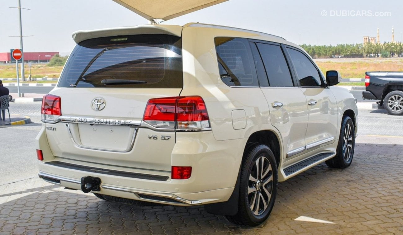 Toyota Land Cruiser GXR 5.7 L V8