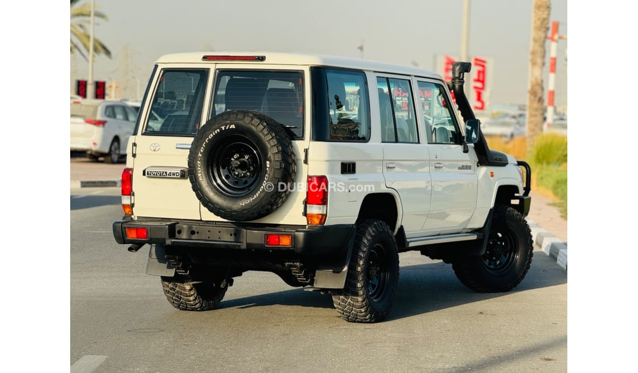 تويوتا لاند كروزر هارد توب Hardtop 5 door diesel Right hand drive..